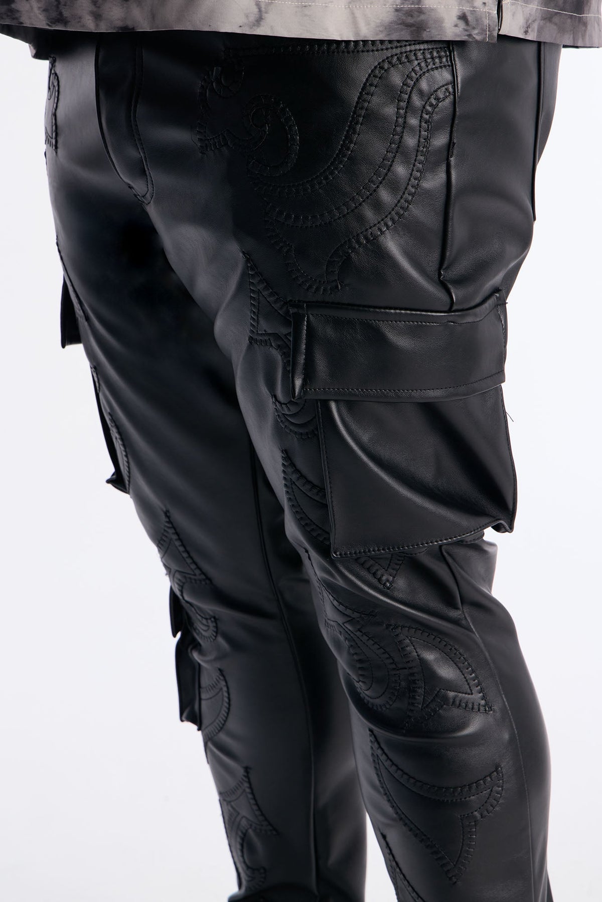 Skinny Stacked Faux Leather Paisley Embellished Pant - Black
