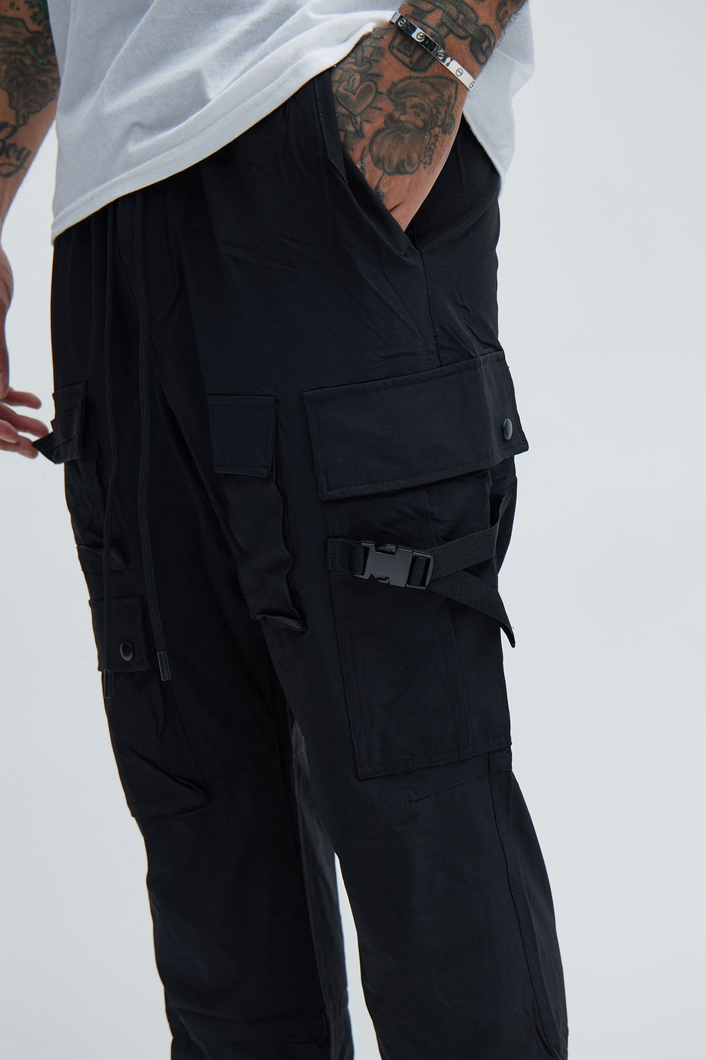 Versatile Slim Cargo Pants - Black