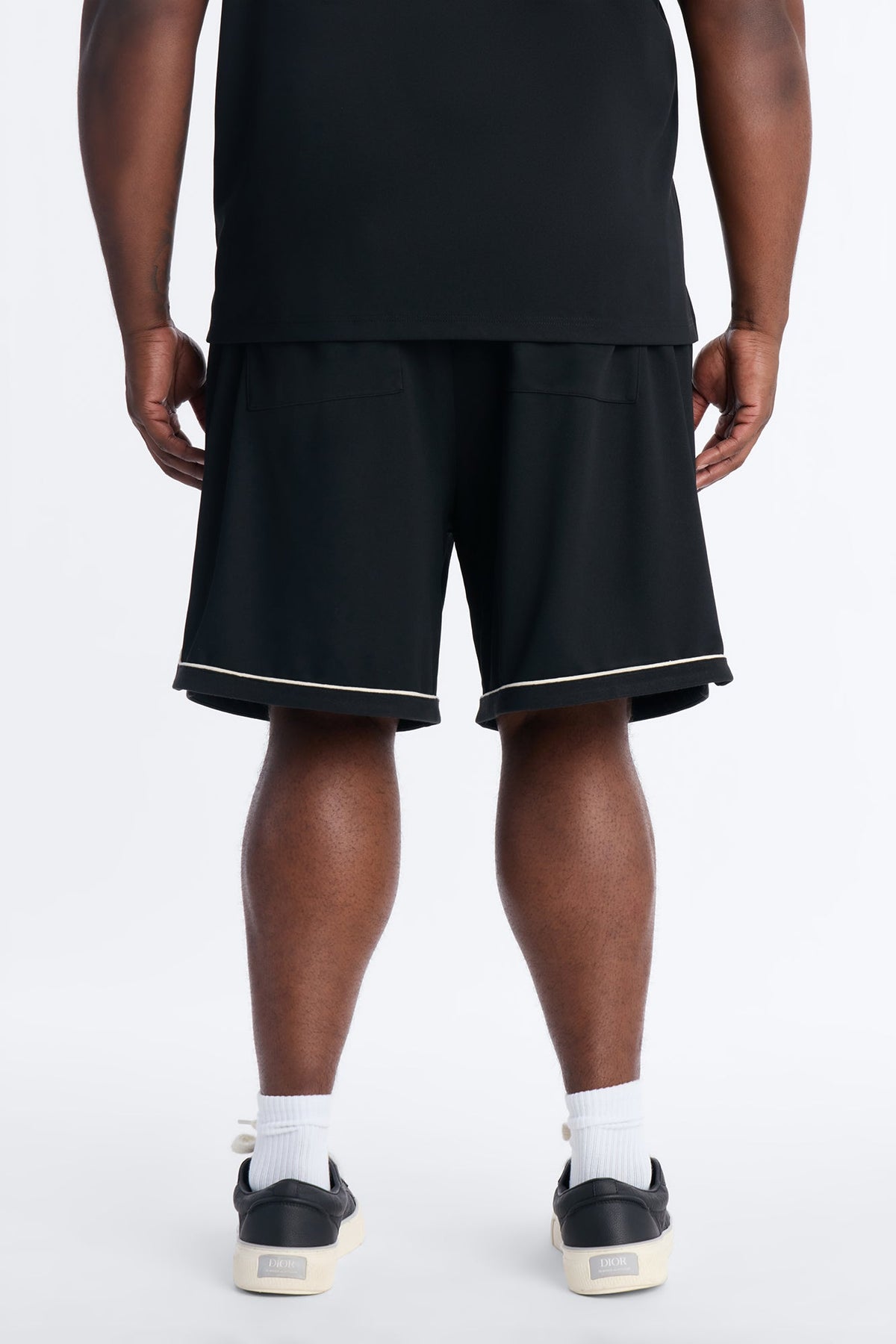 Relaxed Noir Shorts - Black