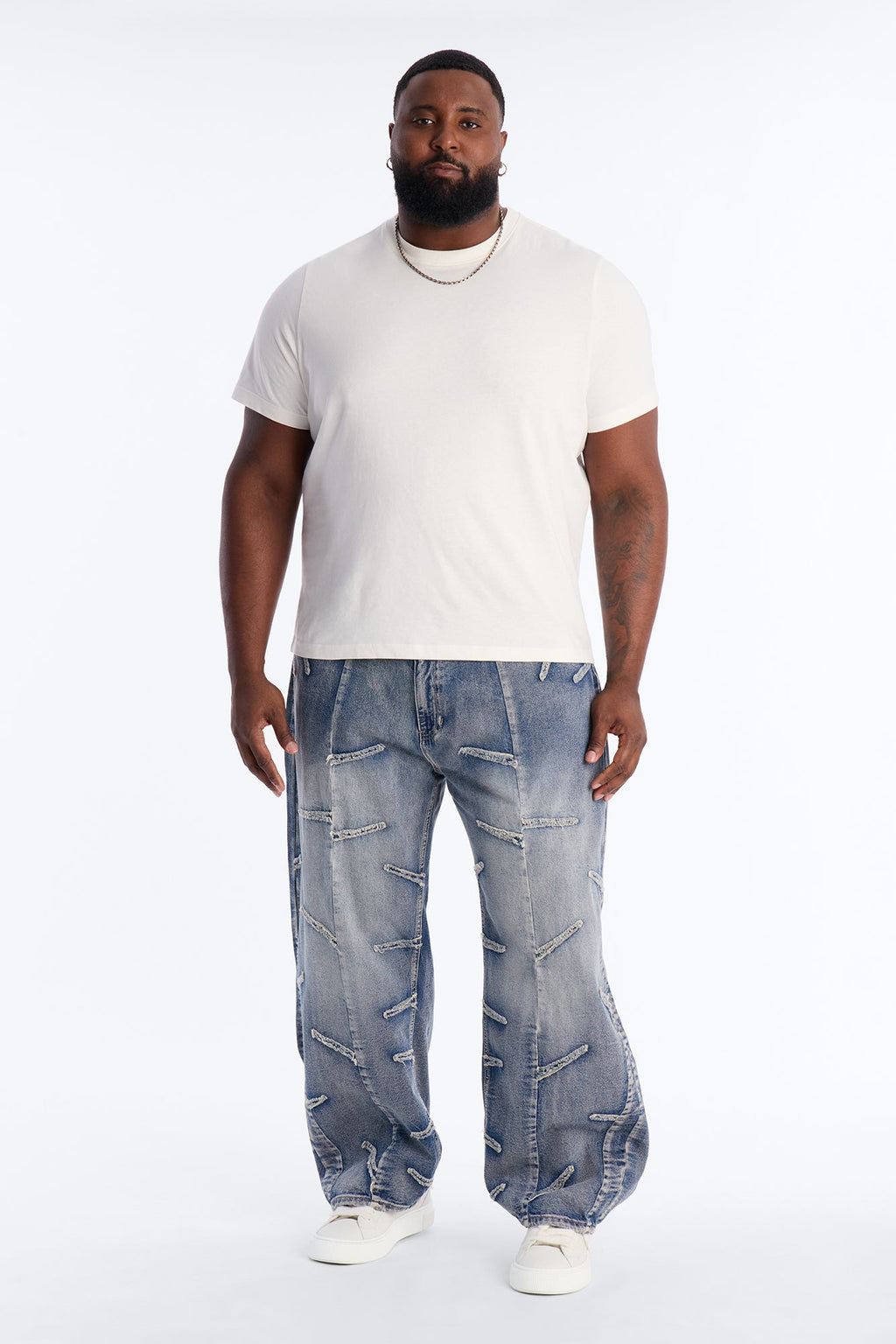 Barrel Slanted Fray Jean - Medium Blue Wash
