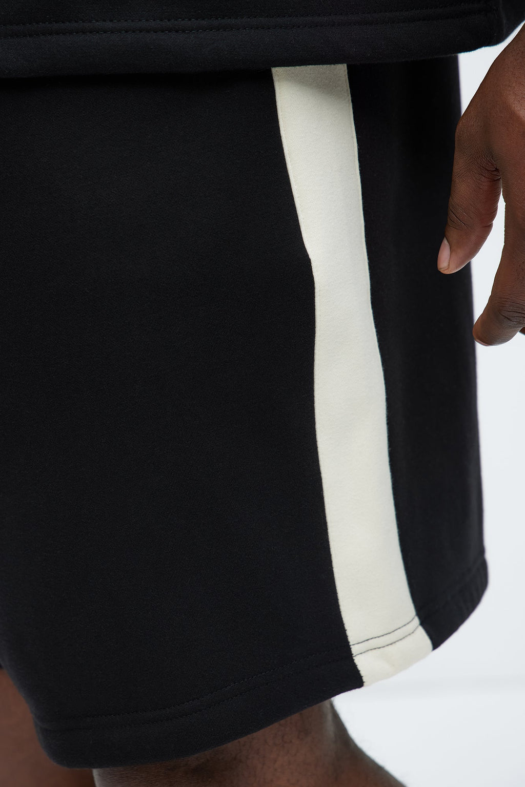 Tyson Oversized Heavyweight Striped Shorts - Black