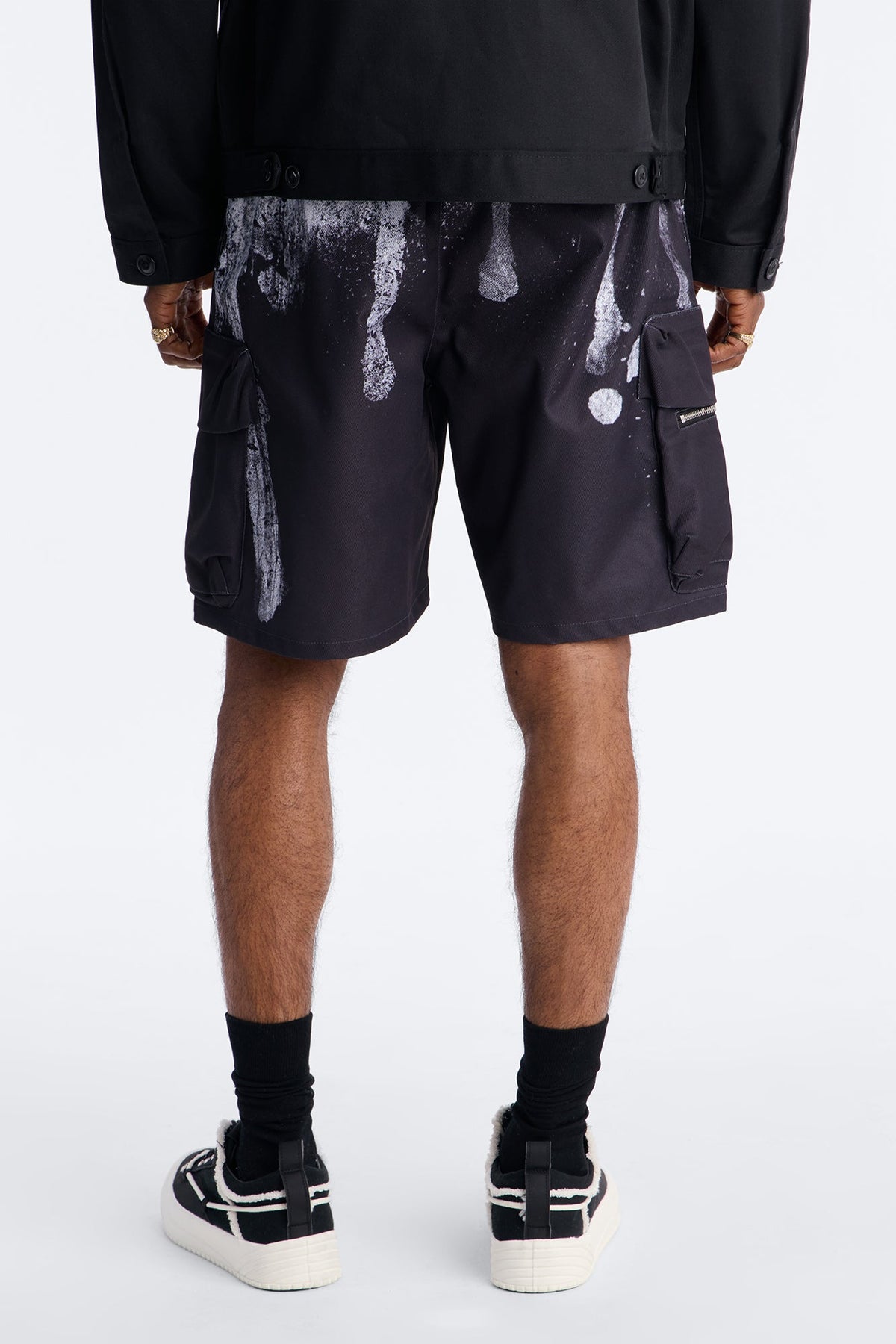 Relaxed Traveling Artist Short - Black/White