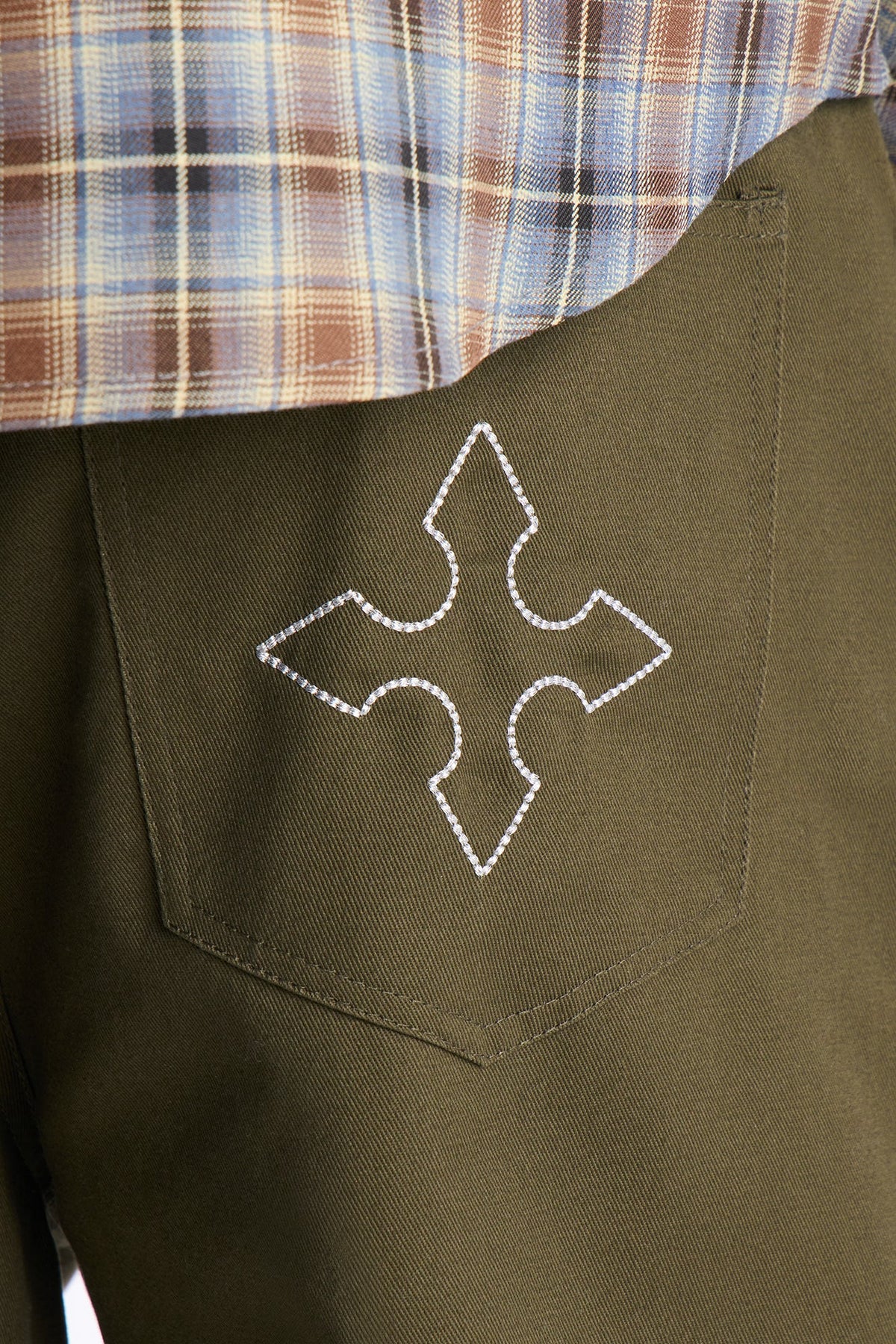 Relaxed Vatican City Stitched Embellished Short - Olive