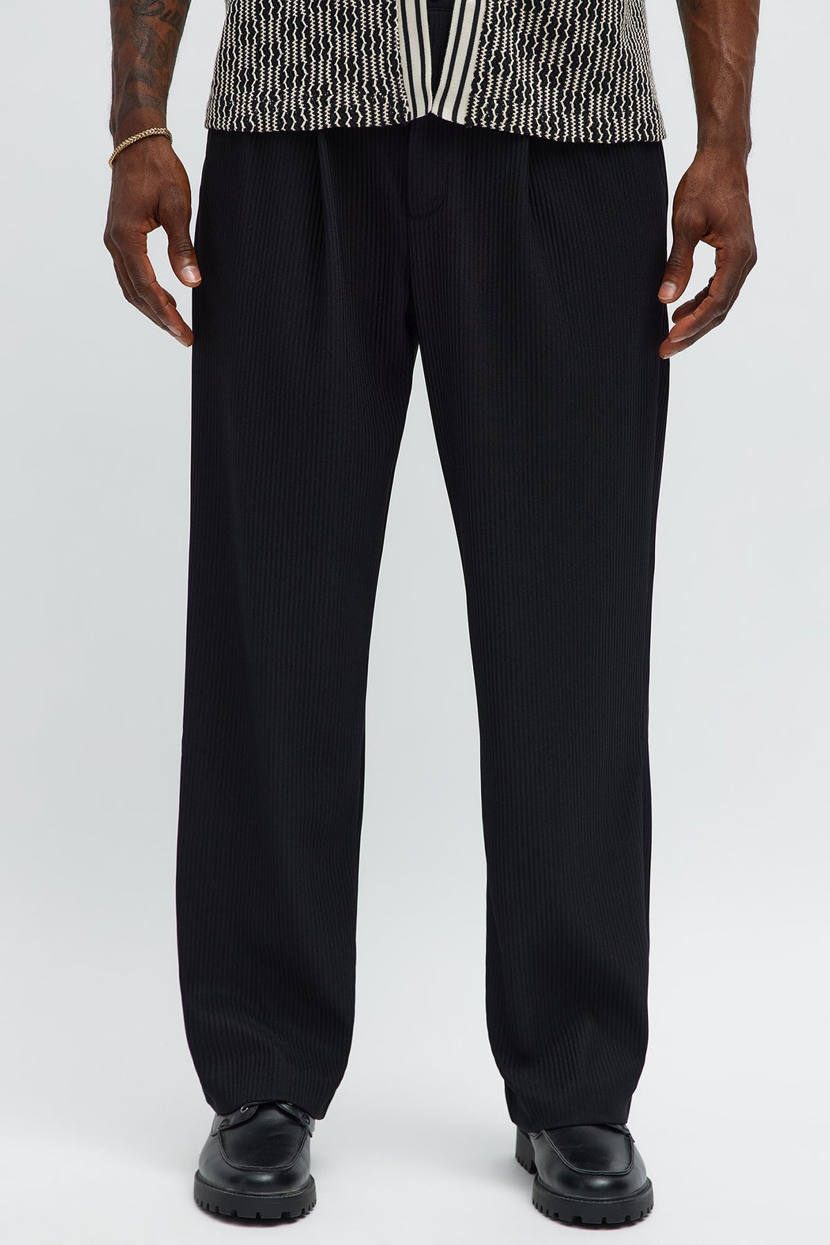 Show Up Straight Pleated Trousers - Black