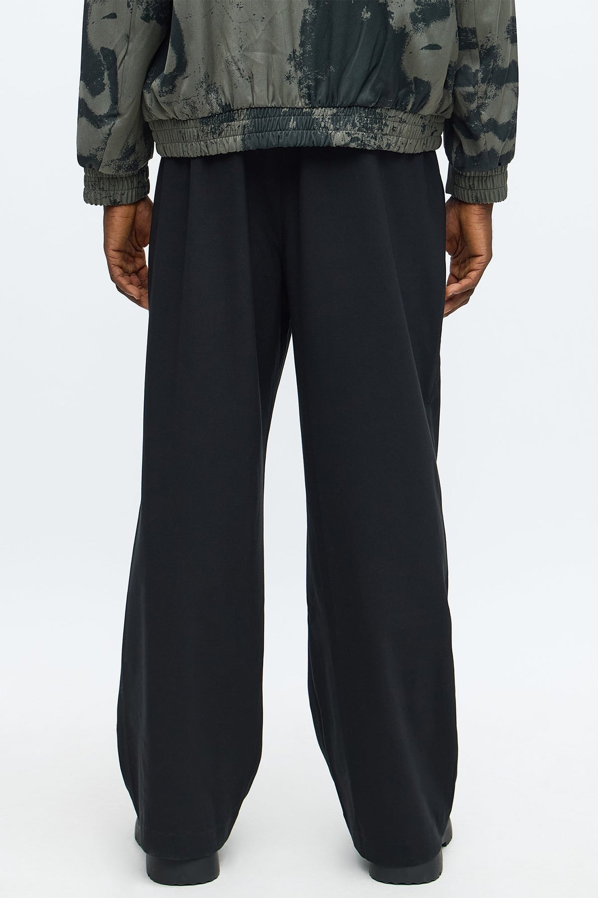 The Modern Stretch High Waisted Baggy Trousers - Black
